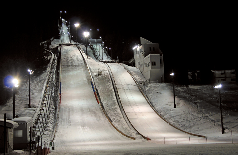 大館能代空港利用促進協議会 周辺観光情報 花輪スキー場 総合運動施設アルパス